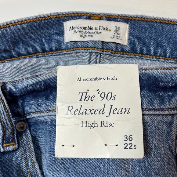 NWT Abercrombie High Rise 90S Relaxed Jean Medium Wash Plus Size 36 Short Petite - Picture 9 of 9
